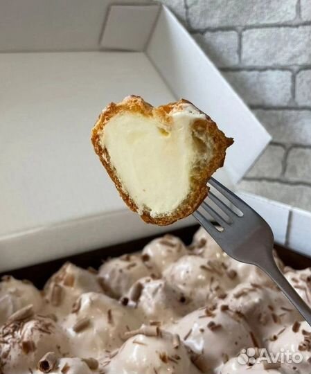 Профитроли с пломбирным кремом и шоколадным муссом