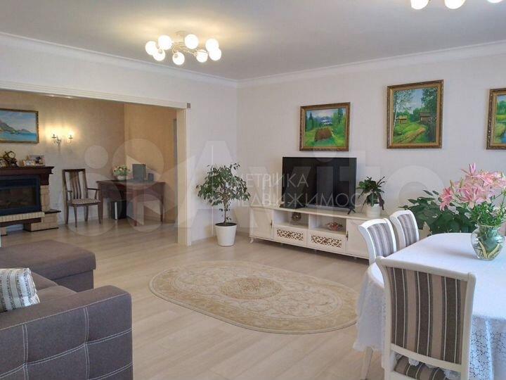 3-к. квартира, 129 м², 5/10 эт.