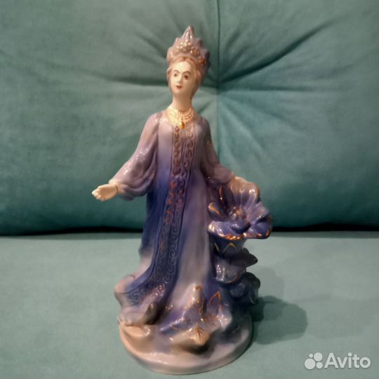 Статуэтка хозяйка медной горы гжель