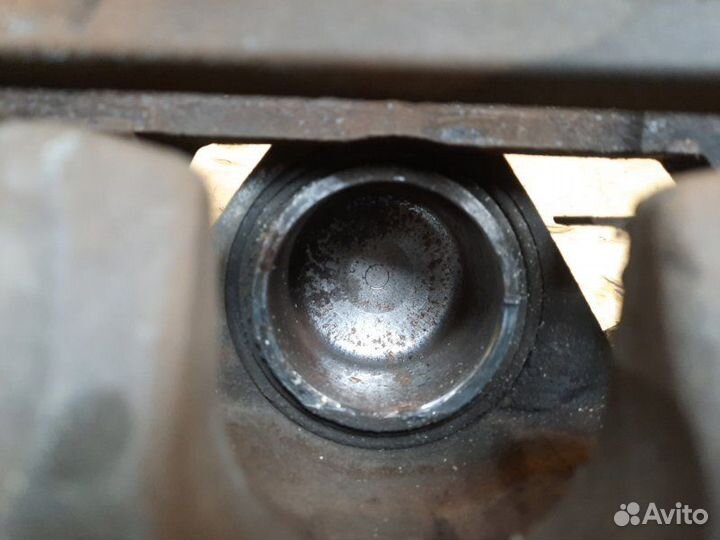 Суппорт прав. перед. nissan skyline