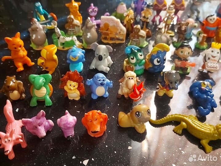 Игрушки из киндера пакетом