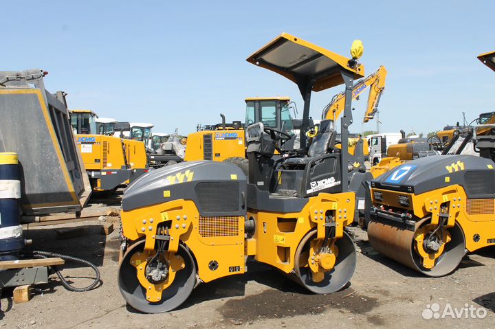 Дорожный каток XCMG XMR403, 2023