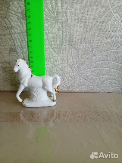 Статуэтка фарфор