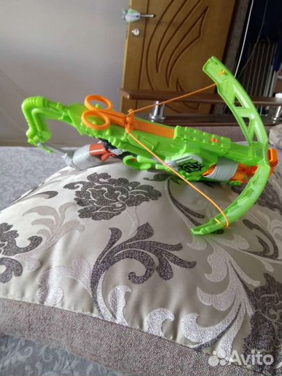 Бластеры Нерф, мечи Майнкрафт