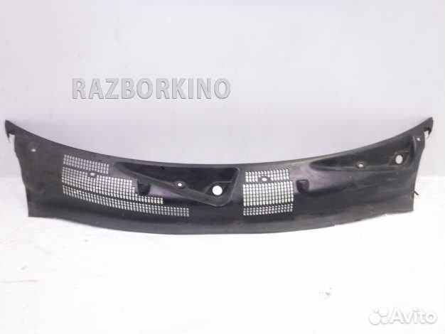 Водосток лобового стекла (жабо)