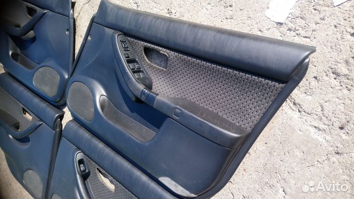 Обшивки дверей Subaru