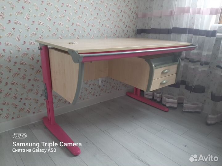 Детский письменный стол