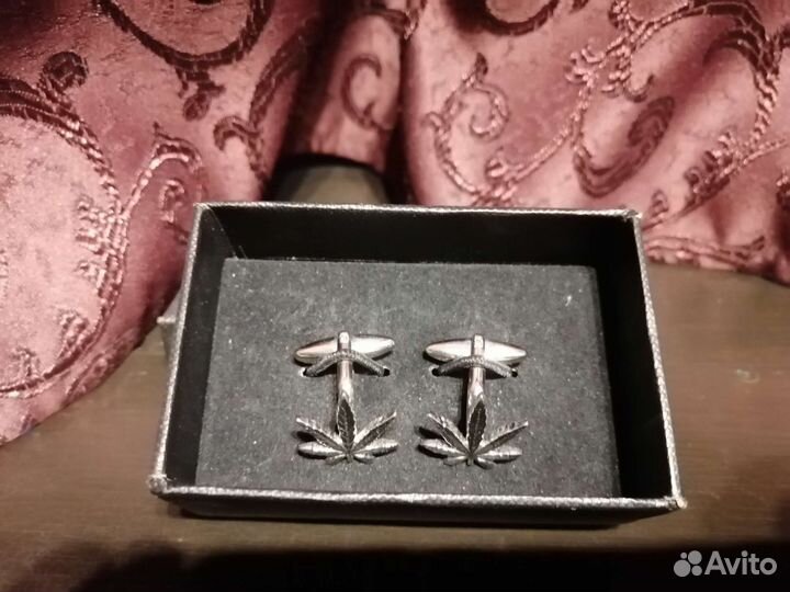 Запонки бижутерные