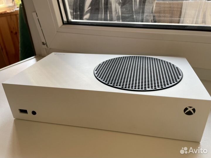 Xbox series s с геймпадом