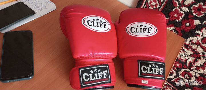 Боксерские перчатки
