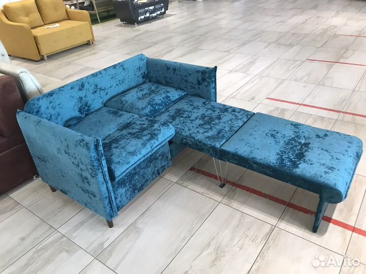 Маленький диванчик