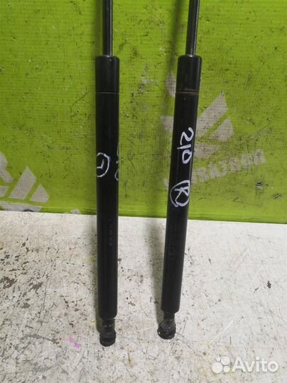 Амортизатор капота Мерседес Бенз 210 Е-класс