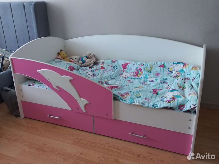 Кровать с матрасом