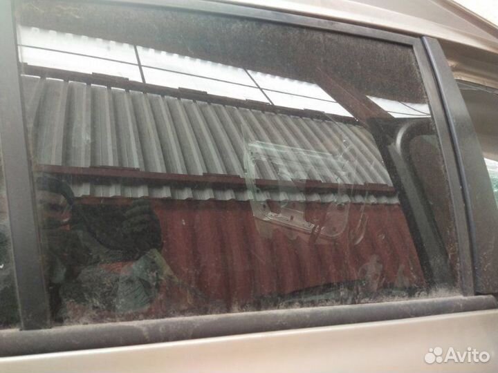 Стекло двери заднее правое Renault Megane 2 седан