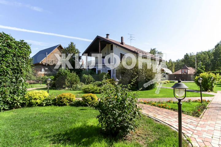 Коттедж 319,4 м² на участке 24 сот.