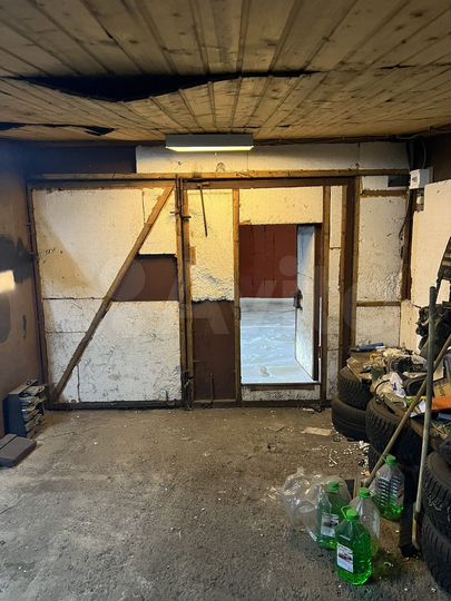 Гараж, > 30 м²