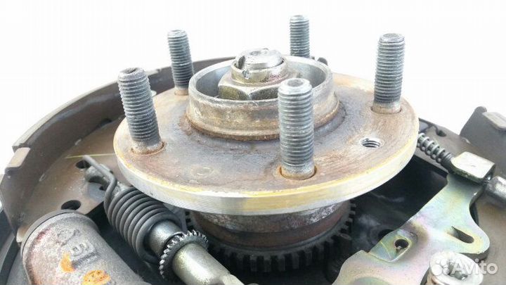 Ступица задняя правая Mazda Mpv lwew 2001