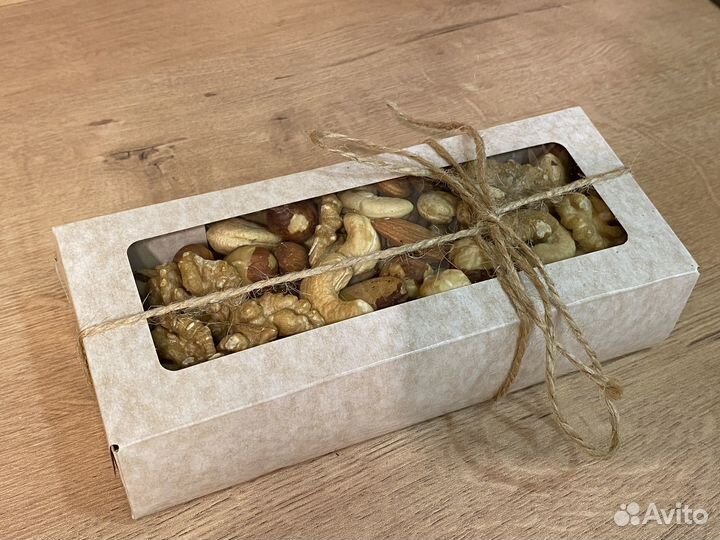 Подарочные коробочки с орехами