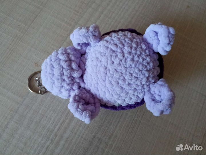 Вязаная черепашка брелок