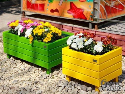 Деревянное кашпо для цветов