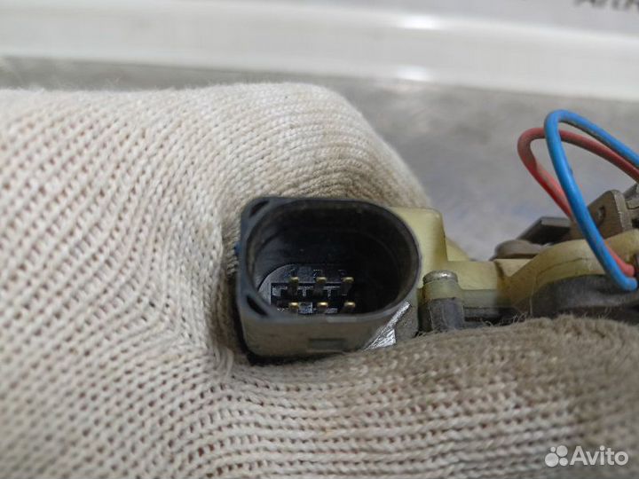 Замок двери задней правой задний правый Skoda