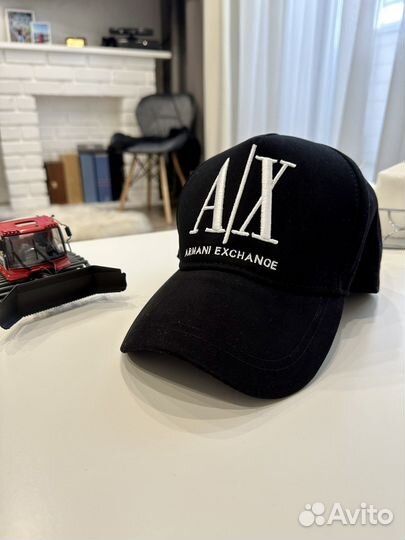 Бейсболка Armani Exchange
