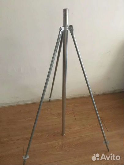 Стойка, тринога, подставка