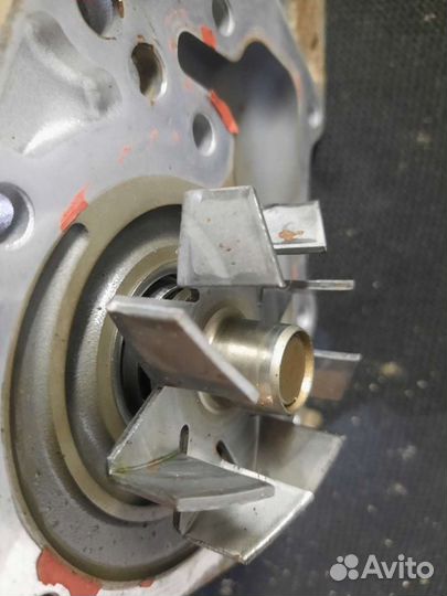 Помпа Renault logan 1