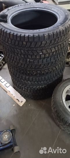 Dunlop SP Winter Ice 01 225/65 R17 102T