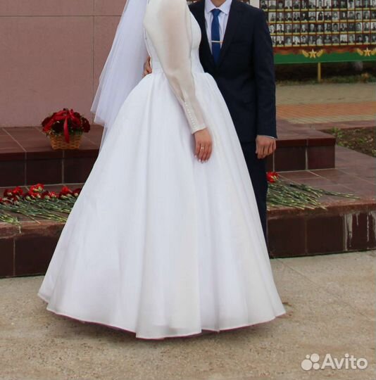 Свадебное платье