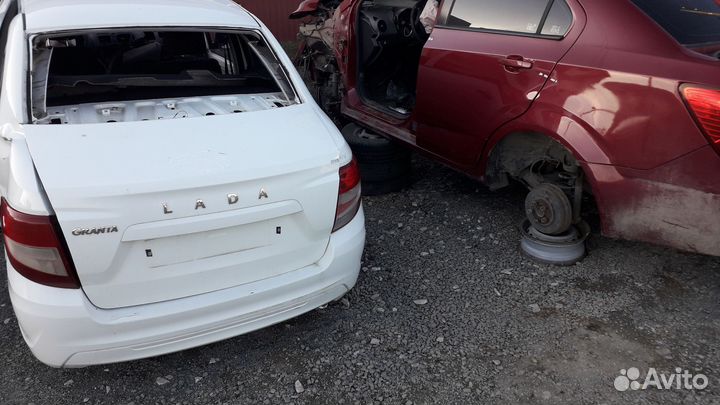 Крышка багажника LADA granta fl