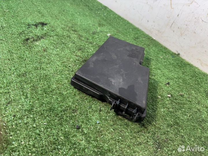 Крышка блока предохранителей Mazda 3 хетчбек Z6