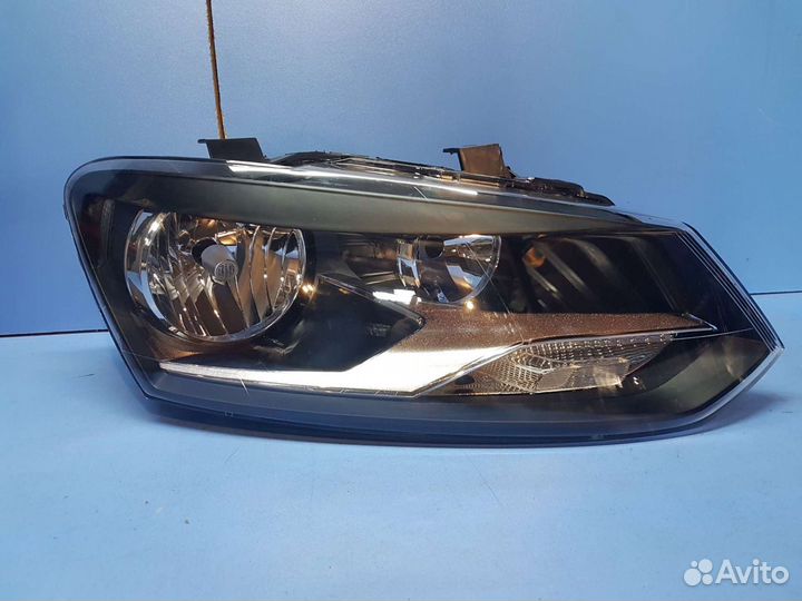 Фара правая Volkswagen Polo рестайлинг