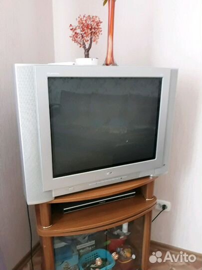 Телевизор с тумбой