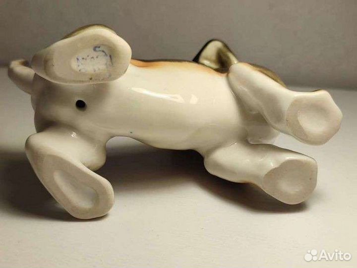 Фарфоровая статуэтка такса