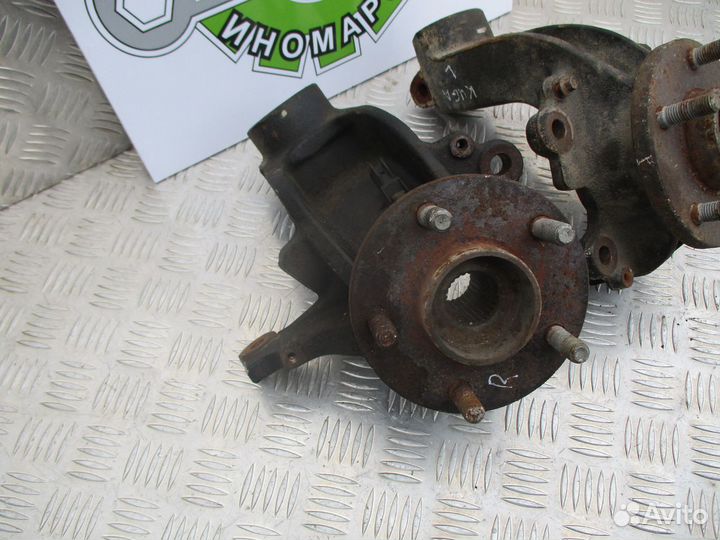 Кулак поворотный передний правый Форд Куга 1