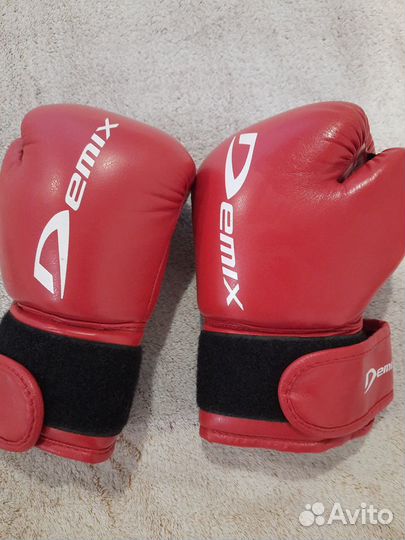 Боксерские перчатки