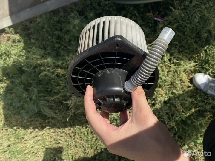 Моторчик печки на lancer 10