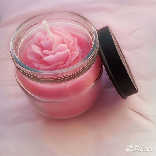 Свеча в лотосе