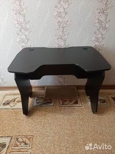 Компьютерный стол новый