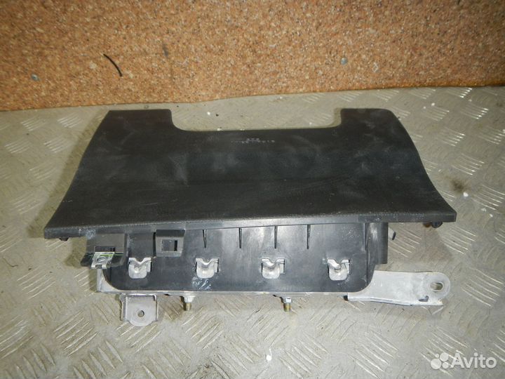 Подушка безопасности нижняя (для колен), Toyota Rav4