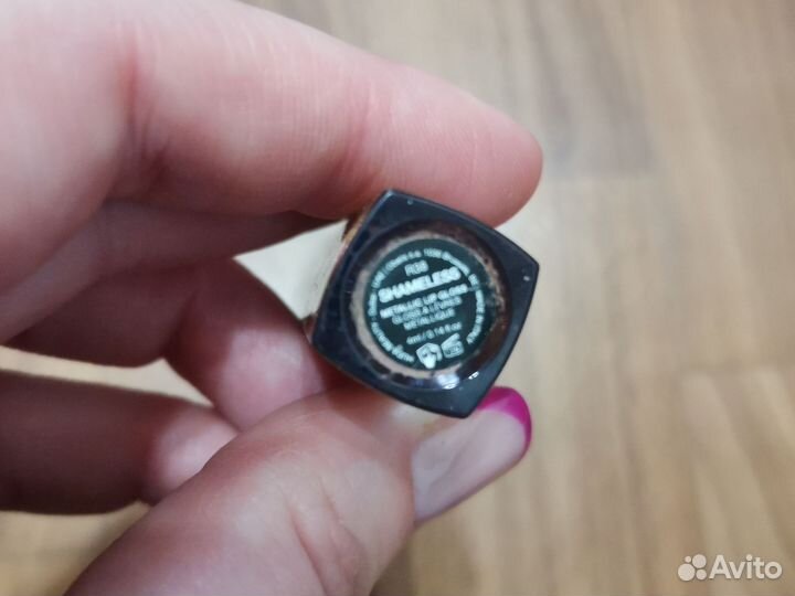 Блеск для губ Huda Beauty