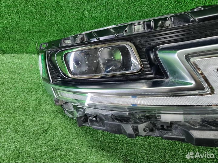 Фара правая Kia Carnival