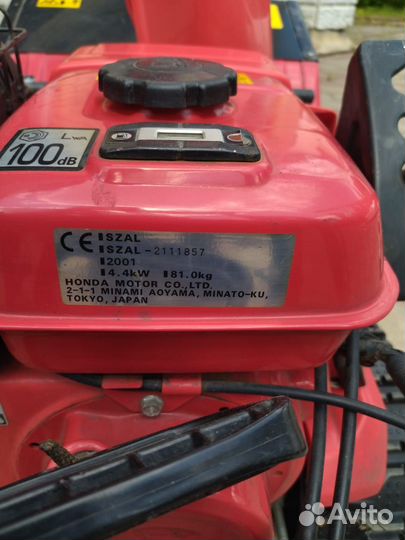 Снегоуборщик Honda HS622 гусеничный