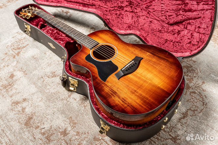 Электроакустическая гитара Taylor 224ce-K DLX