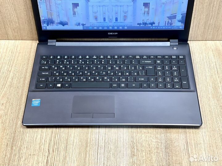 Ноутбук intel / 4 gb / Видео intel HD Graphics 2gb