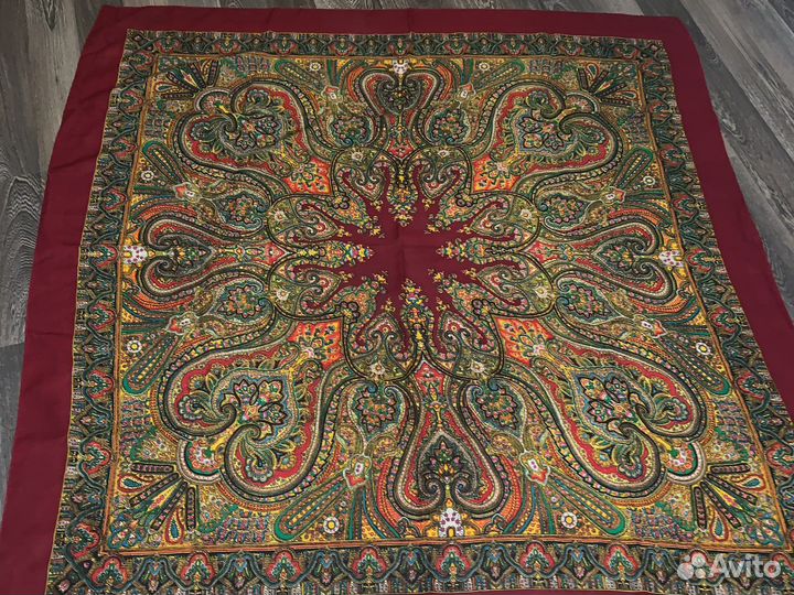 Павловопосадский шерстяной платок