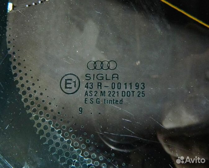 Стекло заднее Audi 80 B3