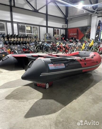 Лодка mishimo PRO 335 красно-черная Б/У
