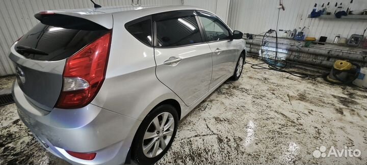 Hyundai Solaris 1.6 AT, 2011, 172 000 км